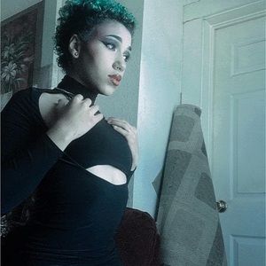 Meet your Posher, Elliott